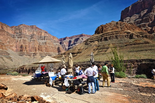 helicopter picnic bottom of canyon